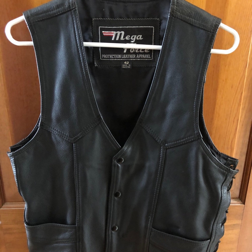 MEGA FORCE LEATHER PROTECT MOTORCYCLE RIDING VEST
